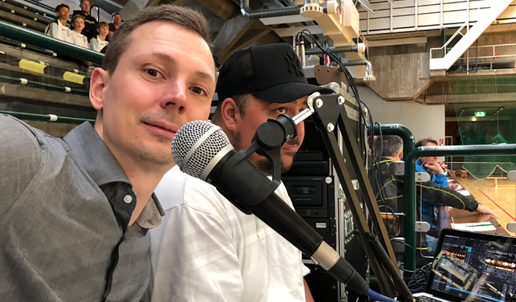 Sven Stoecklein Moderator des Drumbo Cups Europas größtes Hallenfußballturnier